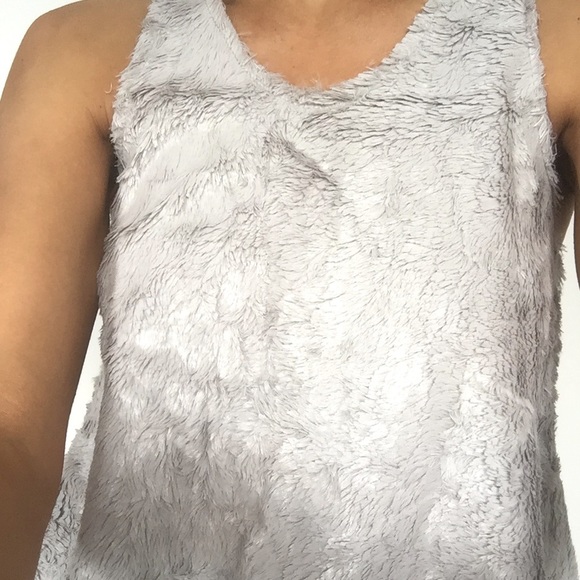 Beautiful Vintage Faux Fur Top / Small - Picture 4 of 4